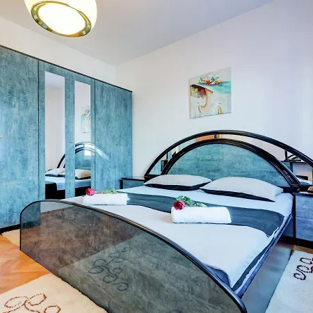 Apartment In Ka Tel Sucurac With Sea View * Kastela