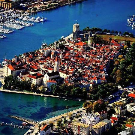 Apartment In Ka Tel Sucurac With Sea View * Kastela