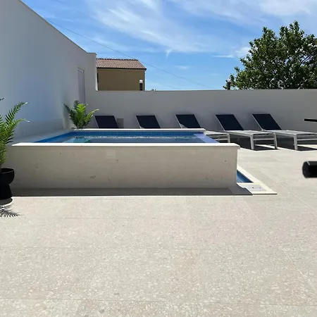 Apartman Apartment In Ka Tel Sucurac With Sea View