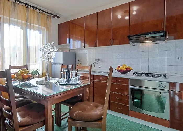 In Ka Tel Sucurac With Sea View * Kaštela