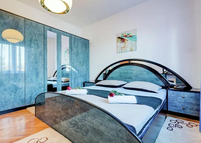 In Ka Tel Sucurac With Sea View * Kaštela