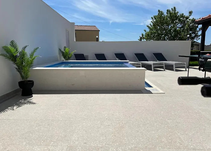 Apartament In Ka Tel Sucurac With Sea View